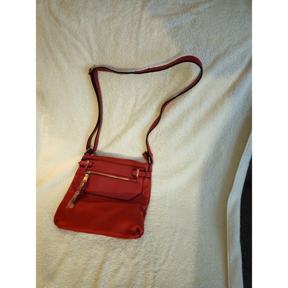 Aldo Red Purse Handbag with adjustable strap  10" x 11" - Picture 4 of 11